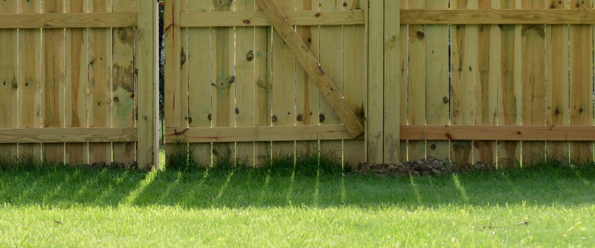 What is the least expensive property fencing?