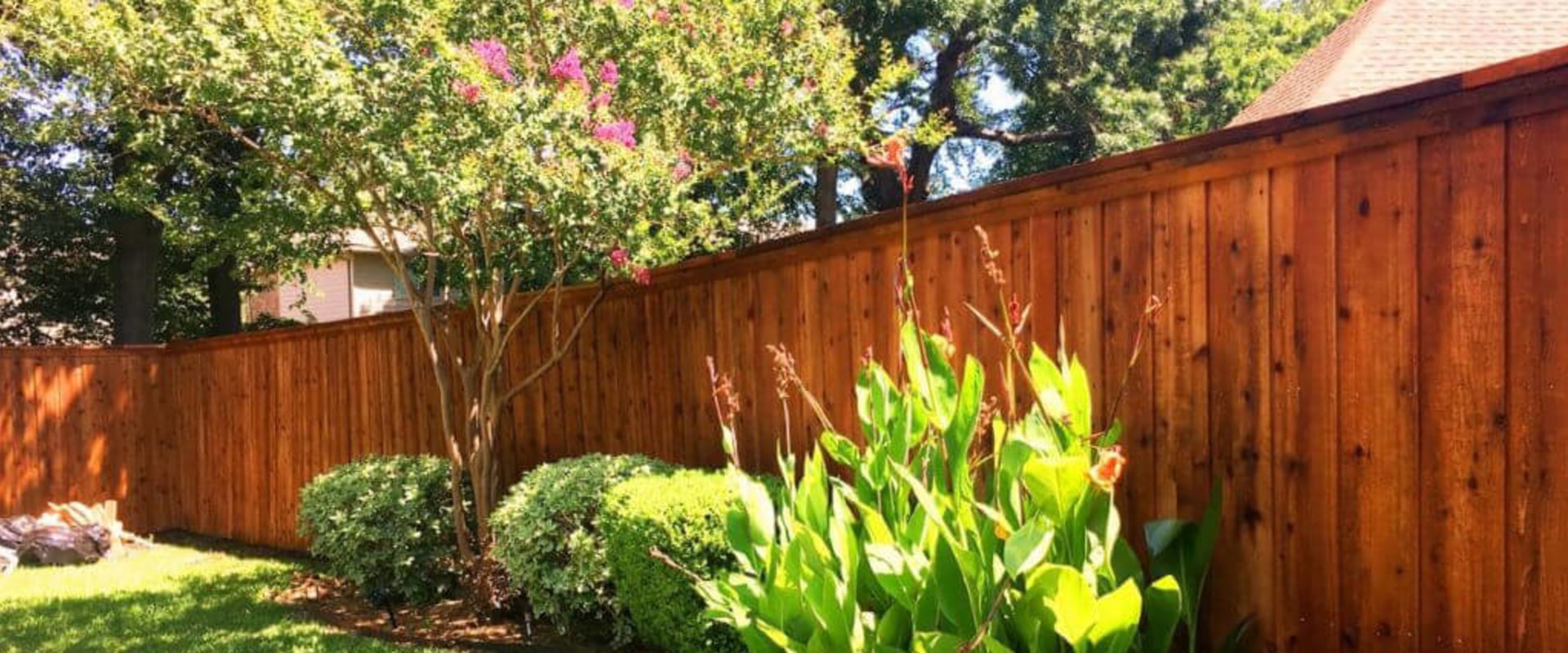 Choosing the Right Paint for Your Wood Fence